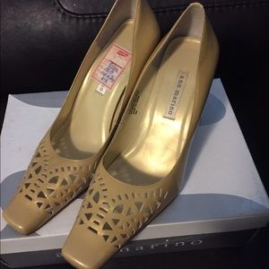 Sahara Sand colored Cut N Dry Heel